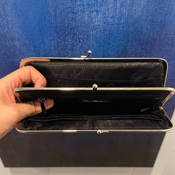 Vera Bradley Black and Cream Floral Wallet - Picture 5 of 6